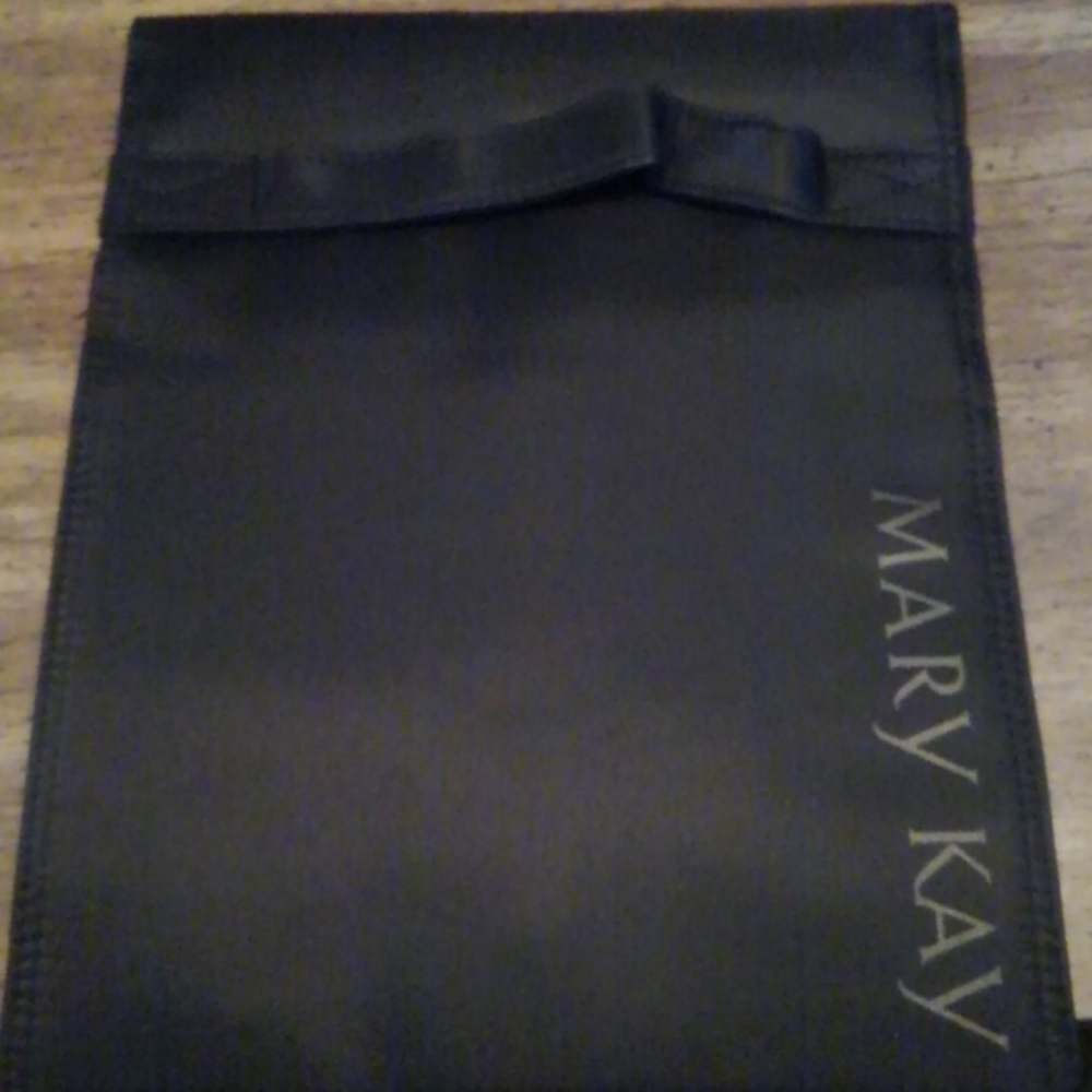 Mary Kay roll up make up bag